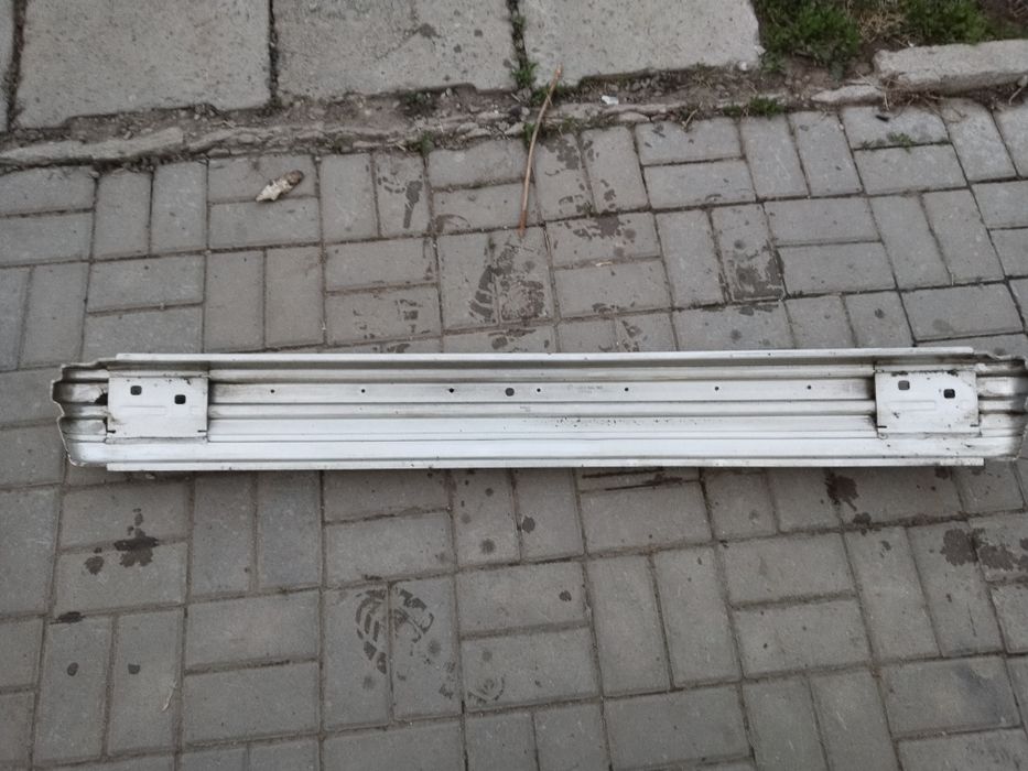 Усилитель заднего бампера e34 540i