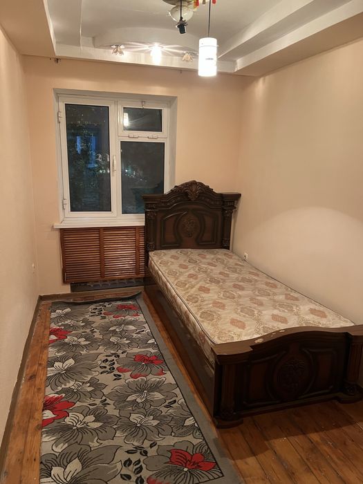 В аренду 3 комнатная квартира в центре Регистан