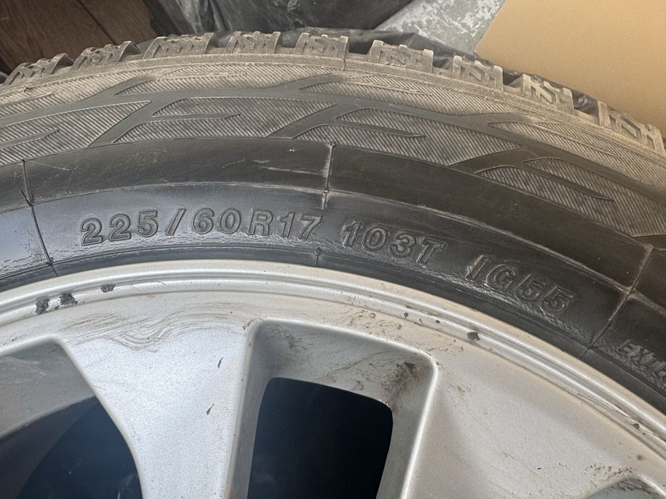 Продам комлеки шин с дисками Yokohama