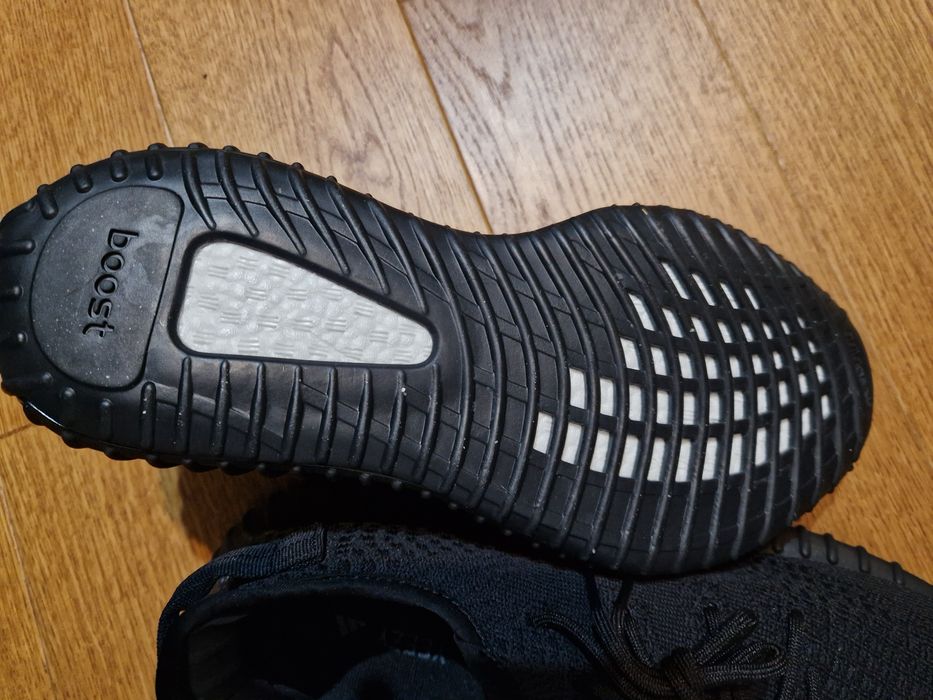 Yeezy 350 v2 Onyx 43