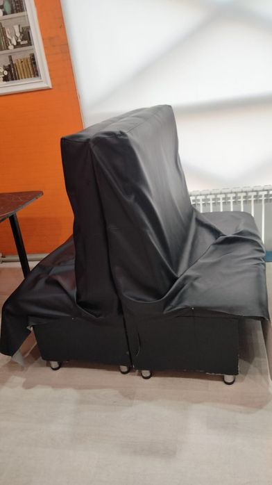 Продам диваны для кафе