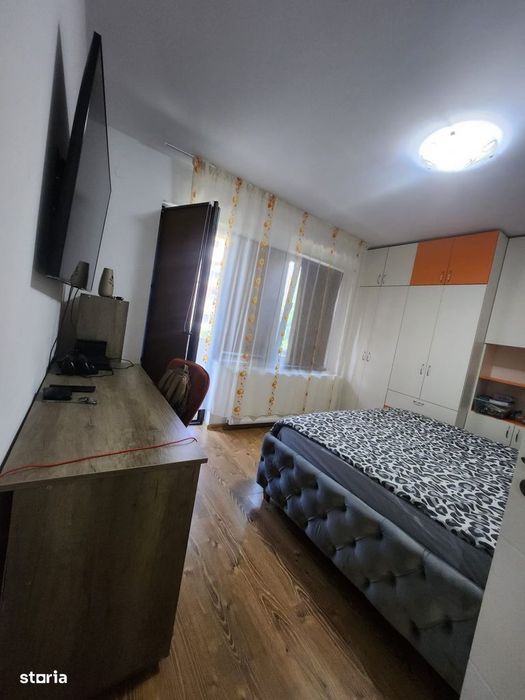 Apartament cu 3 camere, 61 mp, 2 balcoane, zona Florilor