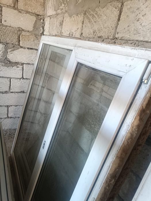 Продам пластиковый бу окно