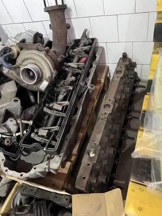 Dezmembrez motor Perkins seria VK