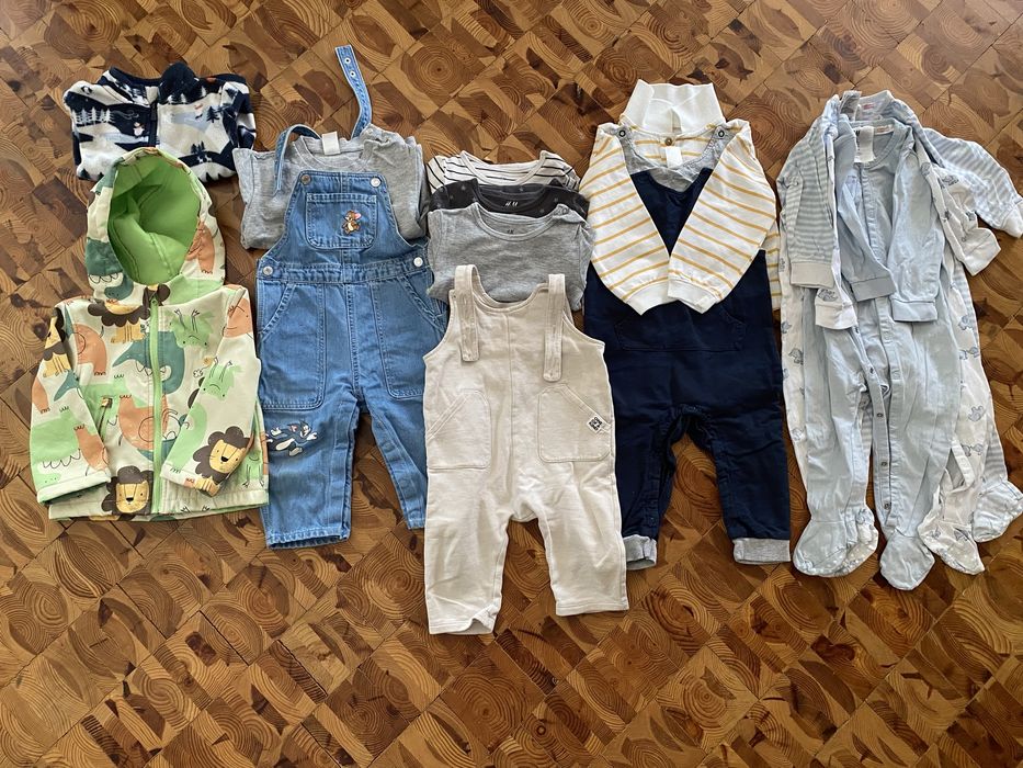 Lot haine H&M marimea 80 (salopeta, body, pijamale)