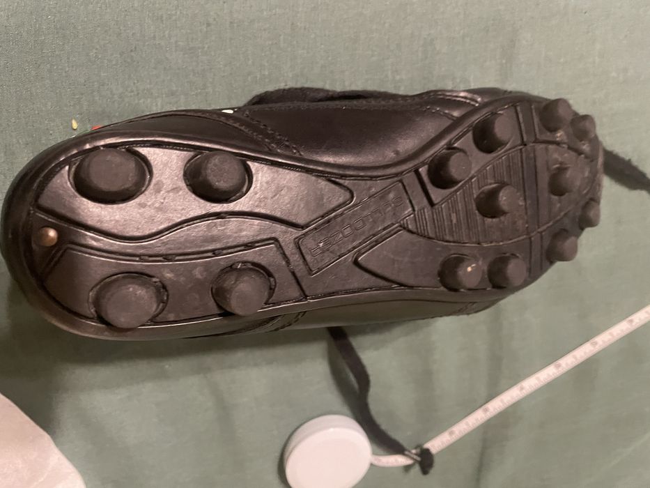 Детски бутонки за футбол