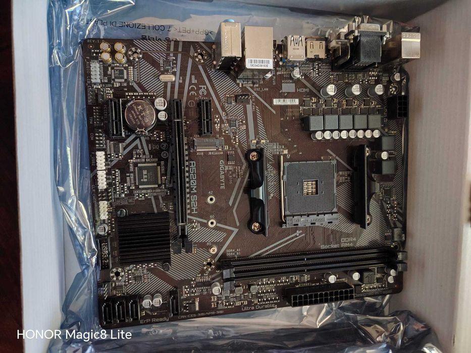 Placa de baza Gygabyte A520M Ryzen