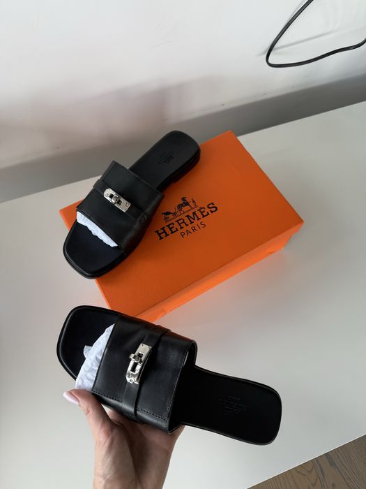 Естествена кожа дамски черни чехли Hermes