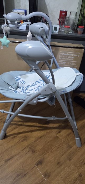 Продам качелю детскую