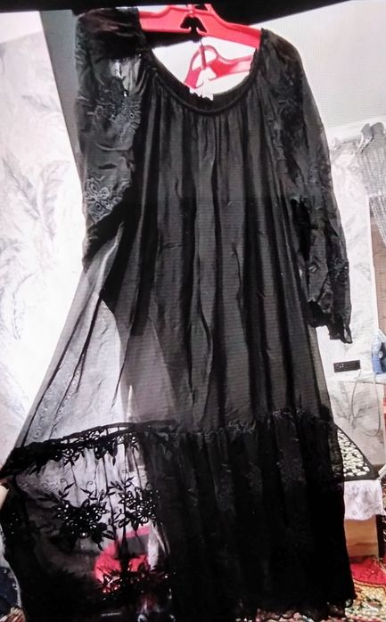 Продаеться платья не дорого