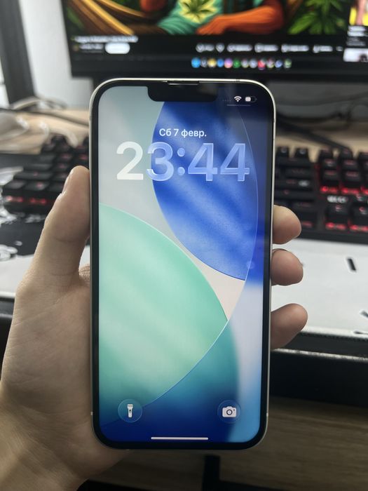 Пролам срочно Айфон 14 белый 128гб 87% акб