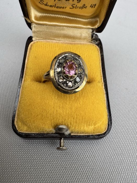 Inel aur, rubin si diamante montate in argint