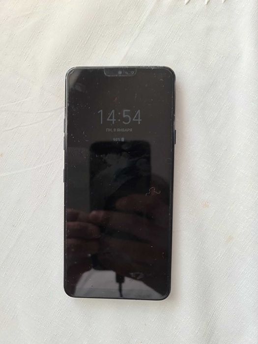 Продам смартфон LG G7 Thinq 64gb