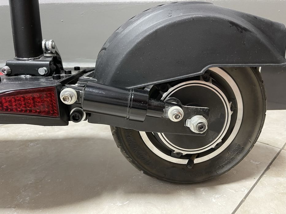 Электросамокат в отличном состояний