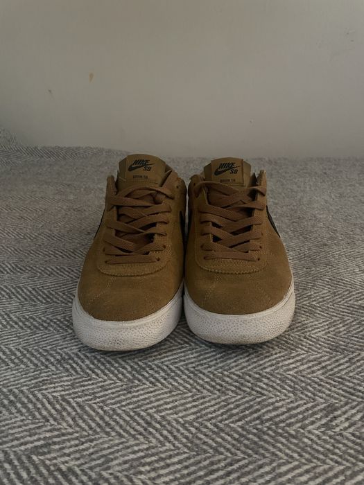 Papuci nike sb brun