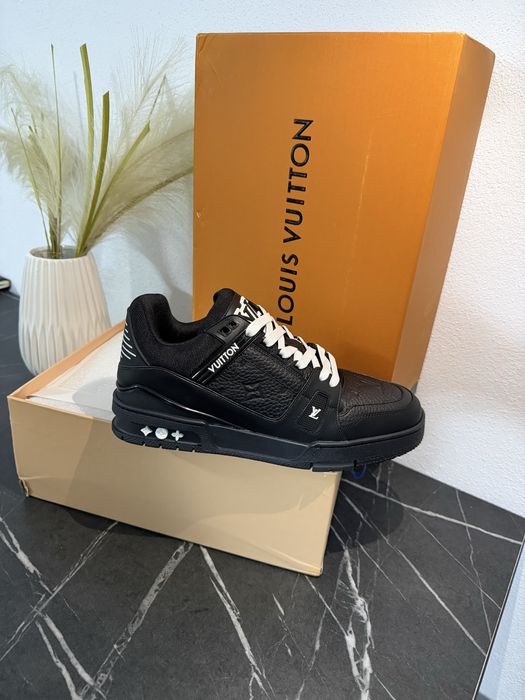 Adidasi Louis Vuitton