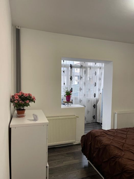 Apartament 3 camere de închiriat