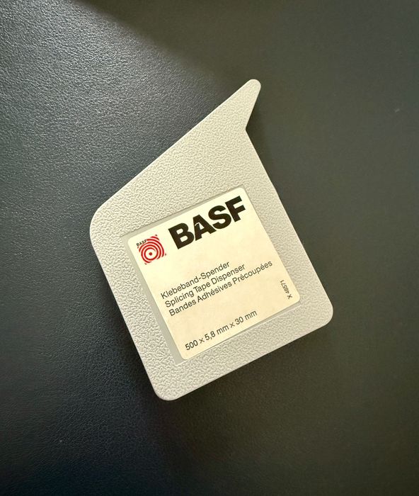 Banda adeziva BASF pentru lipit benzi de magnetofon