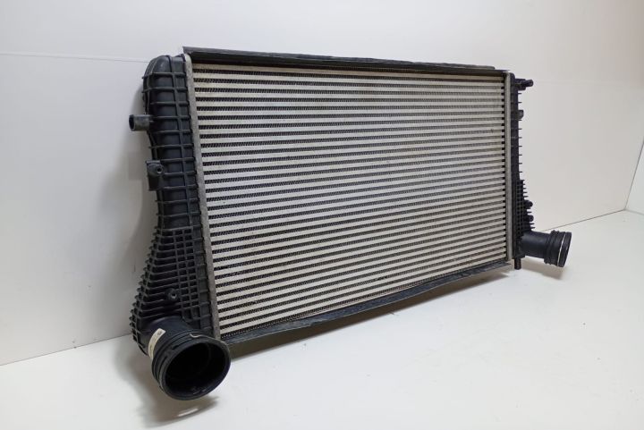 Radiator  intercooler 1K0145803L Volkswagen VW Golf Plus prima genera