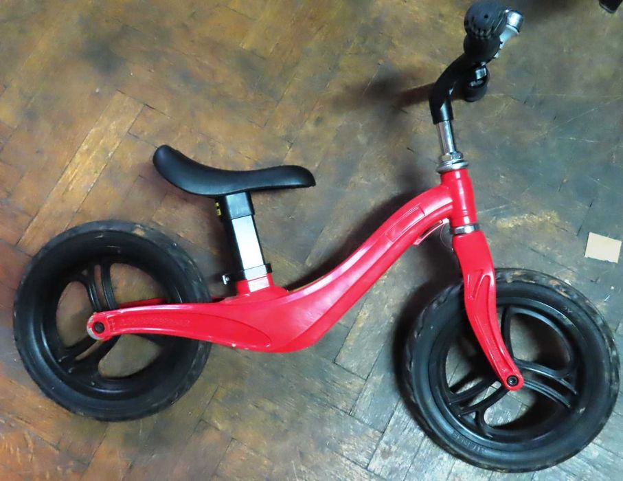 Maşinuţă, trotinetă, bicicletă, ideale pentru copii (2-5 ani)