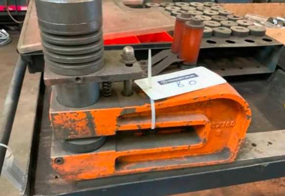 Dispozitive de perforat  SAFAN si RASKIN,presa si masina sablat