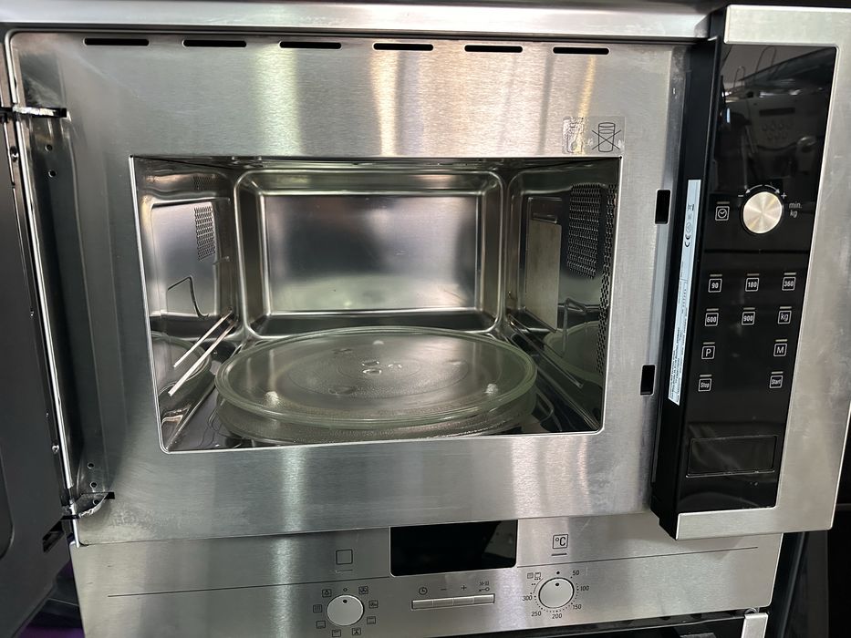 Микровълнова фурна за вграждане Конструкта/Сonstructa