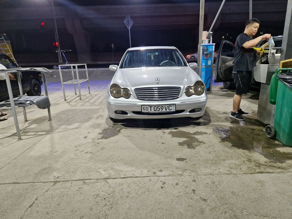 Продаю мерседес с 240