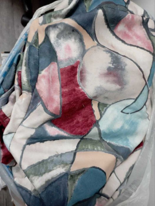 Продам бескаркасное кресло-мешок.