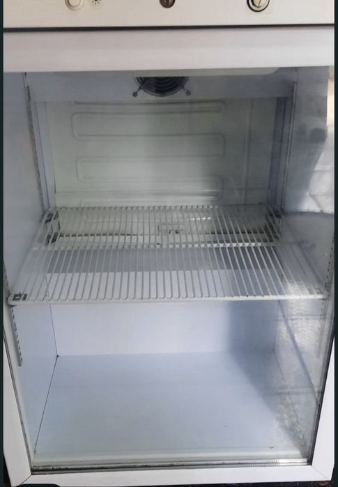 Vitrina frigider minibar