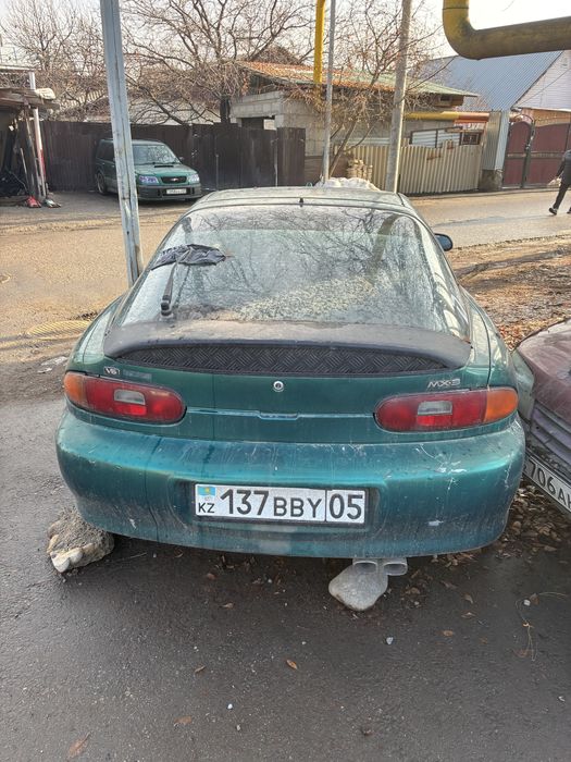 Mazda mx 3.      2.0 V6
