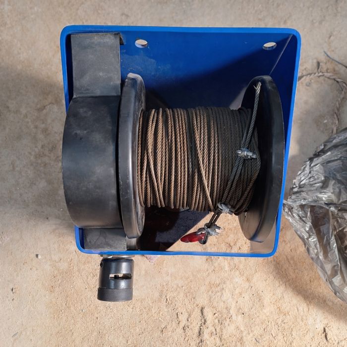 Ручная лебёдка R-TECH с тросом.