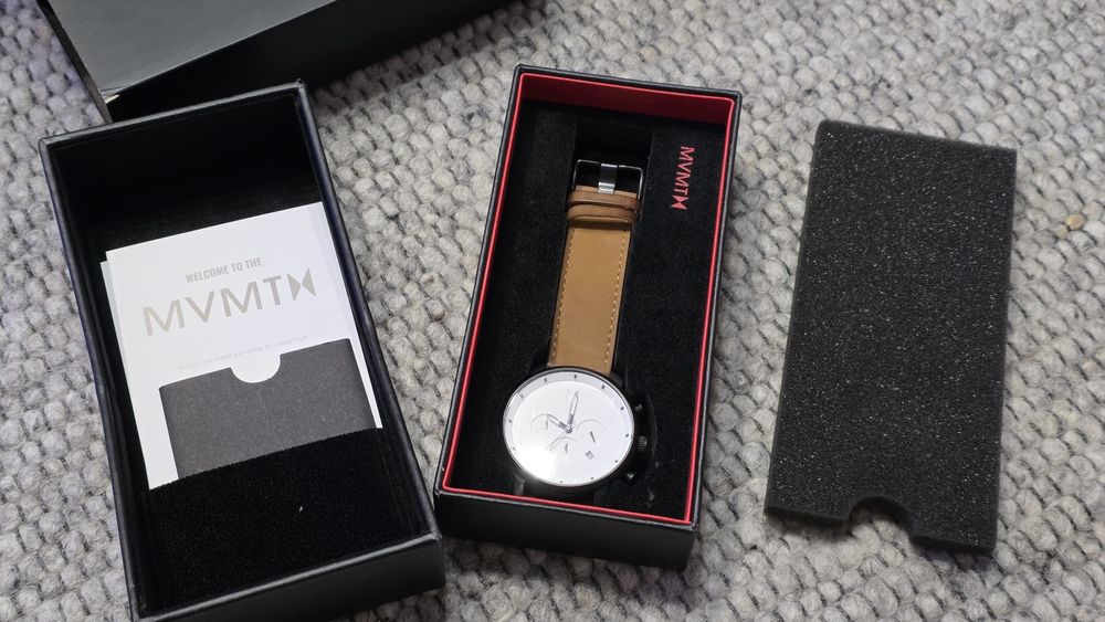 Ръчен часовник MVMT