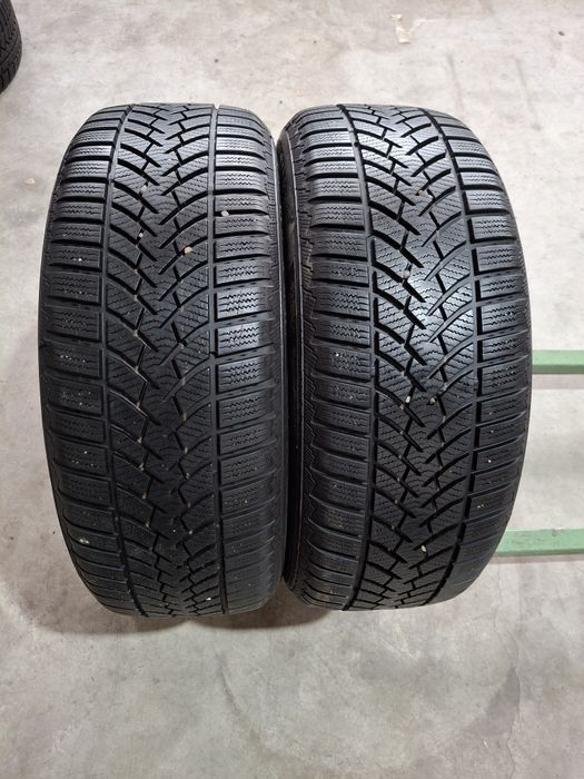 2 Anvelopele de iarnă 215 55 r17 Semperit