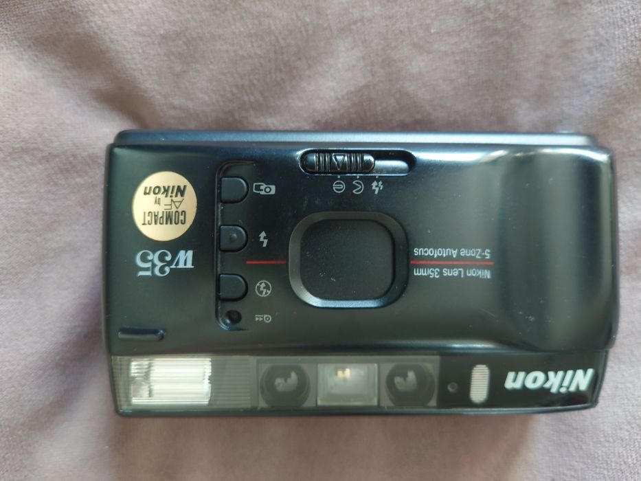 Aparat foto compact Nikon W35
