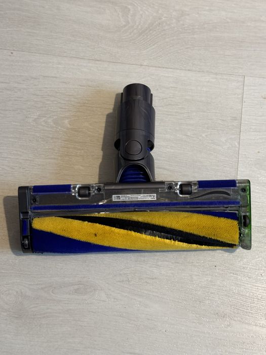 Perie Dyson V12 motorizata laser flufly