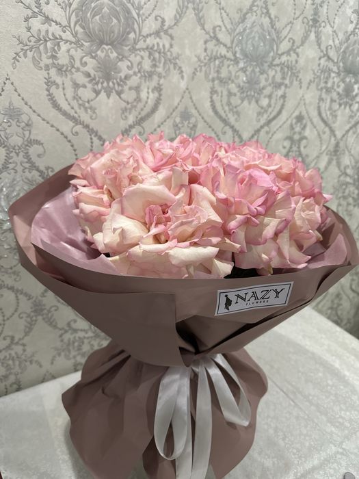 Букет свежих роз