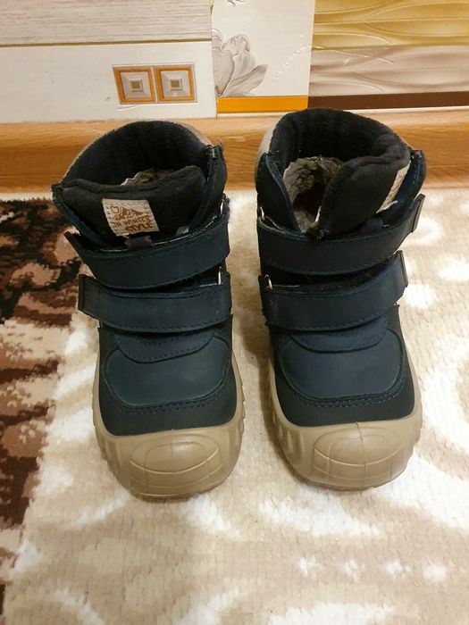Продам ботинки зимние детские