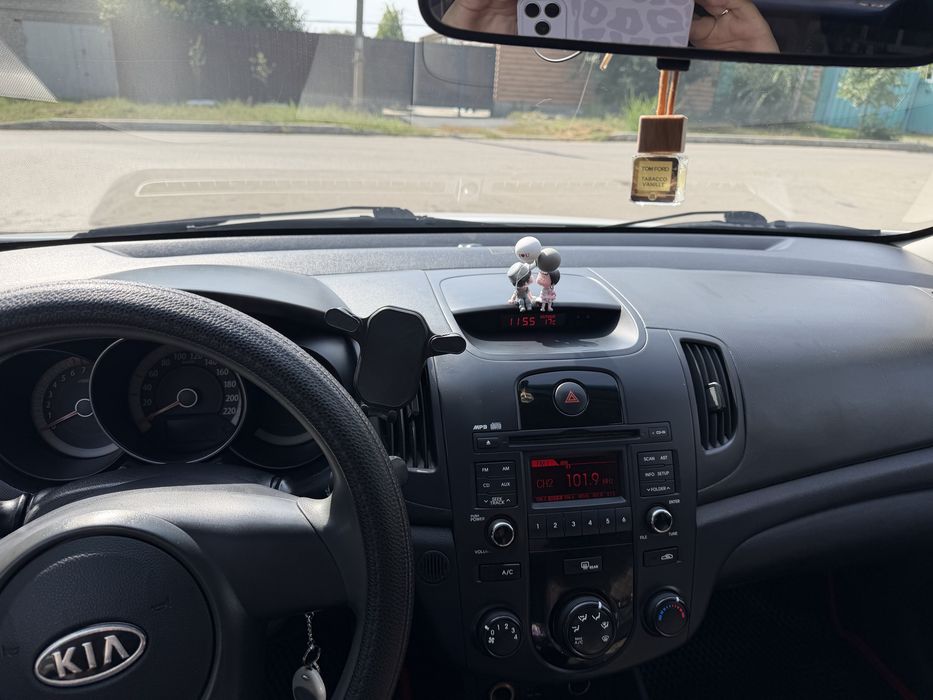 Автомобиль  kia cerato
