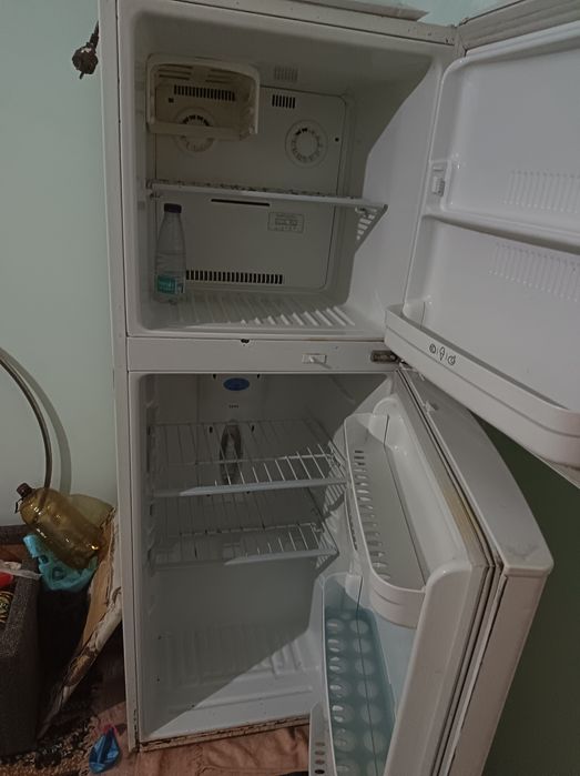 Продоётся холодильник LG