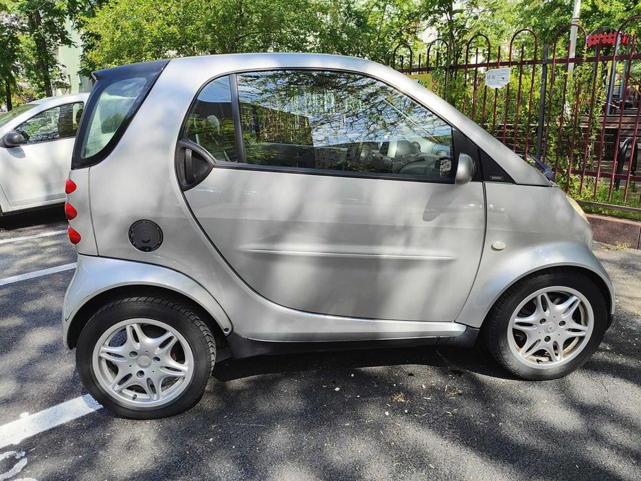 Vând Smart Fortwo