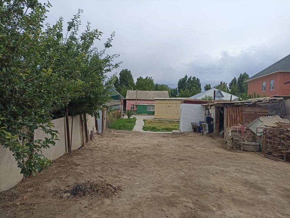 Продается дом в центре города.