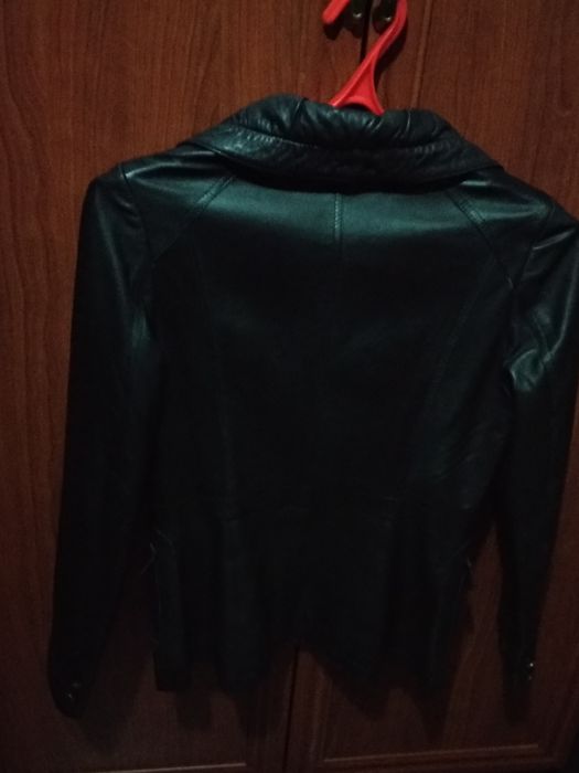 Продам кожаную куртку