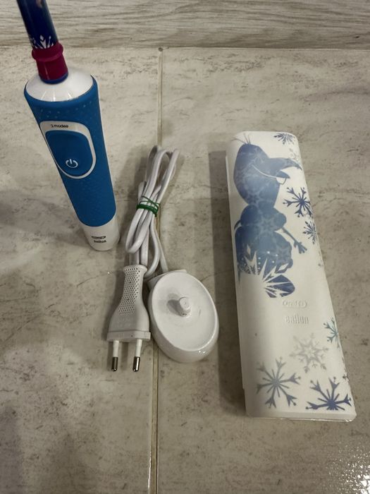 Електрическа четка за зъби Oral-B