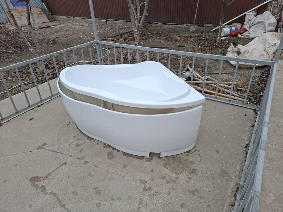 Акриловый угловой ванна