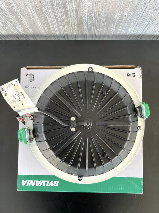 Lot Spoturi Industriale Sylvania Insaver Slim UGR19 IP44 205 2300lm