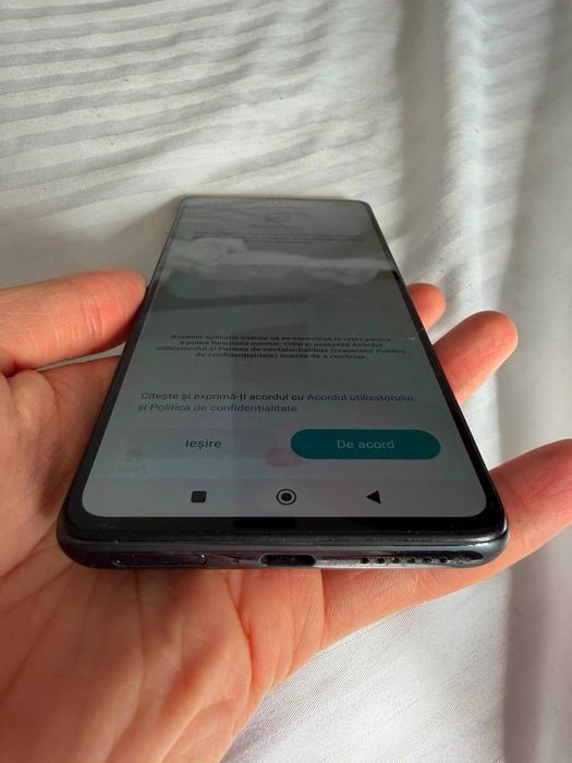Telefon Xiaomi 11T Pro 12gb ram 256gb stocare, ecran putin ars in soare in rest arata foarte bine