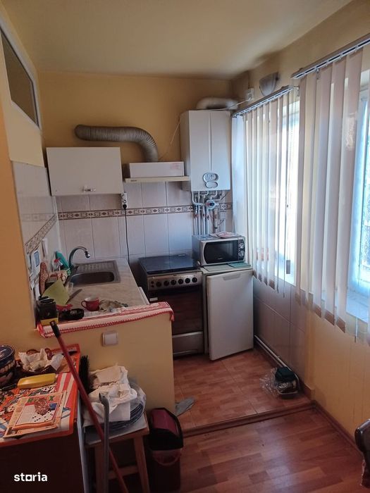 Garsoniera Faget-13 Decembrie, parter pretabil birou /spatiu comercial