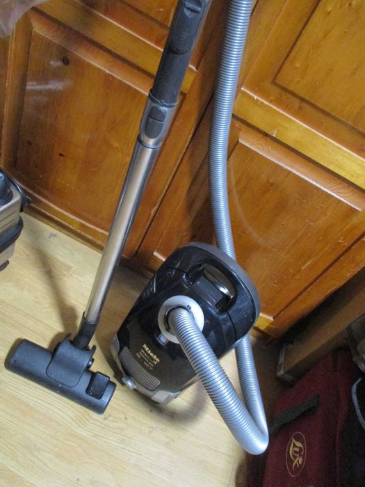 aspirator miele 1600-W