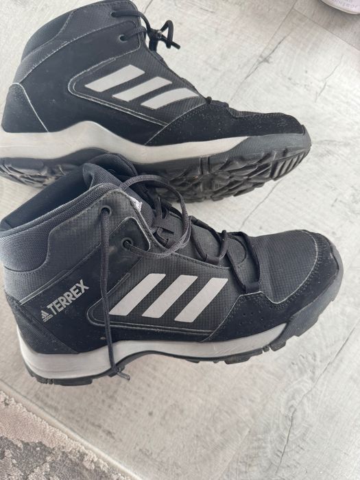 Adidas боти унисекс