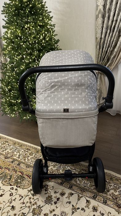 Продам фирменную коляску. Польша.